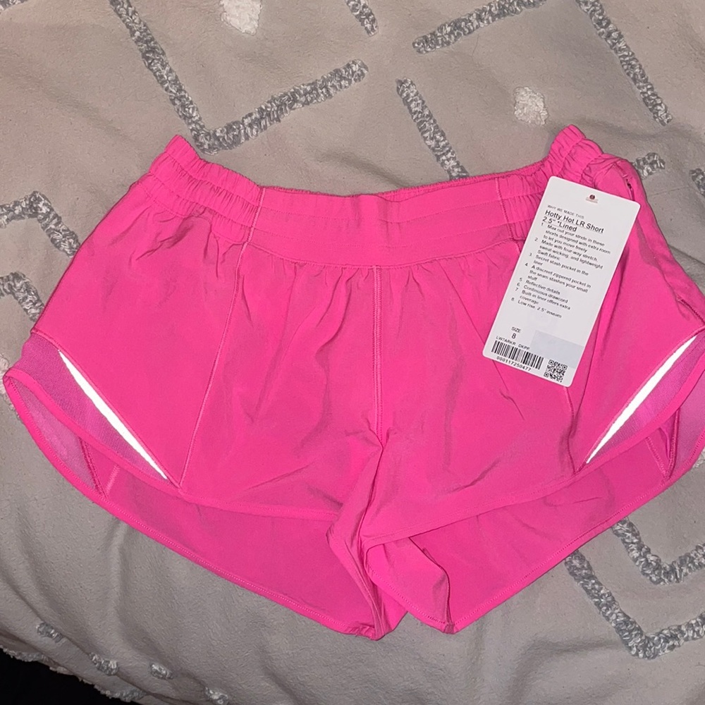 lululemon hotty hot short size 8 NWT